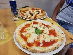 ROSSO VIVO Pizzeria Verace con forno a legna